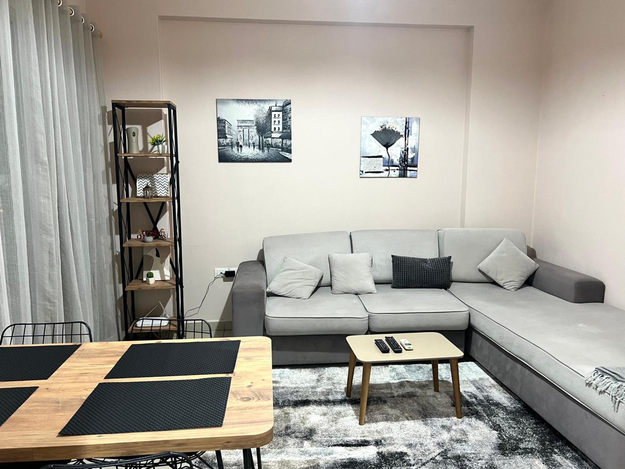 Deal 315 Apartment Tirana Buitenkant foto